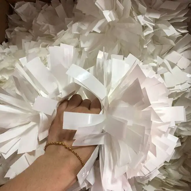 Wholesale custom gold big size plastic holographic metallic cheerleading pom poms - Image 3